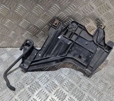 Headlight/headlamp mounting bracket