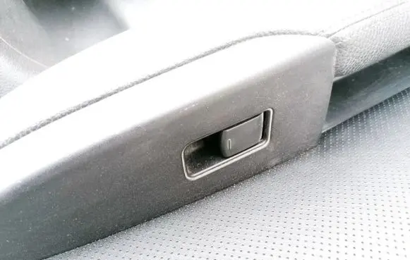 Subaru Outback Electric window control switch