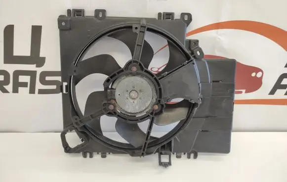 Nissan Note (E11) Electric radiator cooling fan 1831602016