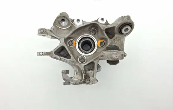 BMW i4 Rear wheel hub spindle/knuckle 6893273 8832870 6893271