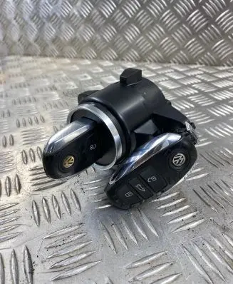 Volkswagen Touareg II Ignition lock 7P6905843