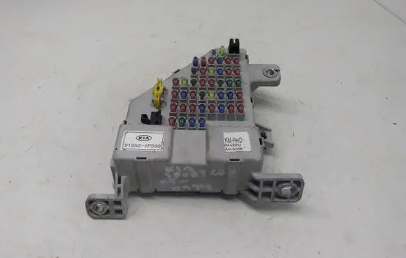 KIA Sportage Fuse module 919501F530 04422M AK3098