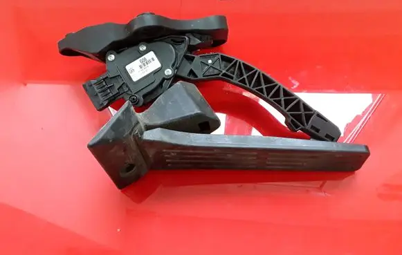 KIA Sorento Accelerator throttle pedal