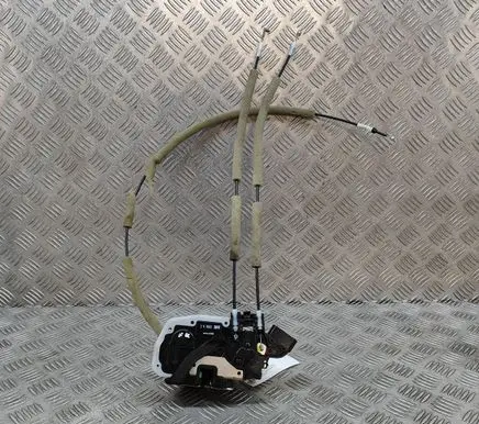Nissan Leaf II (ZE1) Rear door lock Y2614520