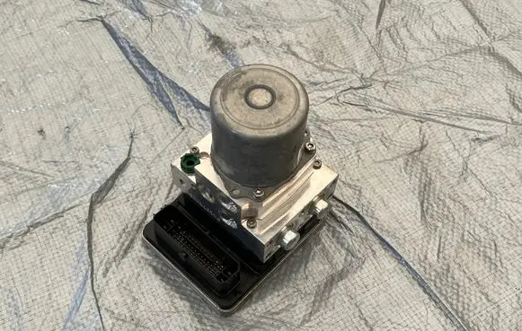 Mercedes-Benz GLE W167 ABS Pump A1679000218