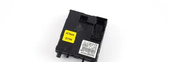 Mercedes-Benz E W238 Fuel injection pump control unit/module A0009003113 A0009017606 5HB01327014