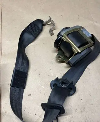Audi A3 S3 8L Front seatbelt 8L4857706A 560561000B 21112000
