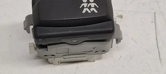 Renault Espace - Grand espace IV Child safety switch 28082 227204