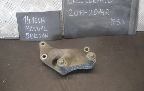 Opel Corsa D Gearbox mounting bracket 13185906
