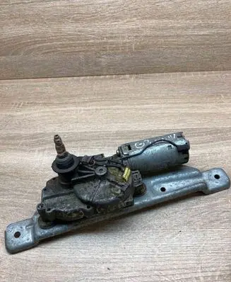 Volkswagen Golf III Rear window wiper motor 1H6955717A 1H9955717