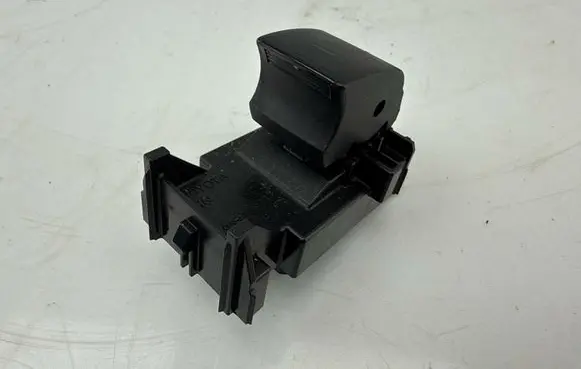 Toyota C-HR I Electric window control switch 193354