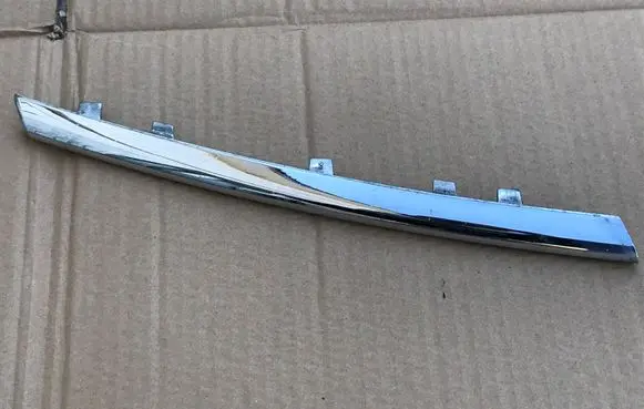 Opel Insignia A Front bumper upper radiator grill 13264450