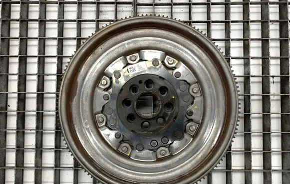 Seat Leon (5F) Dual mass flywheel 06K105266AC