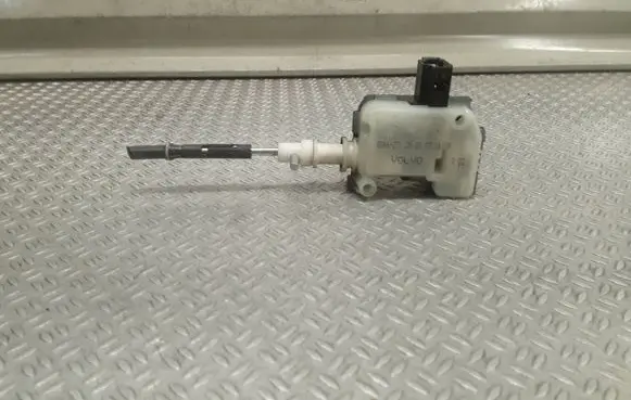 Volvo S80 Fuel tank cap lock motor 8066271
