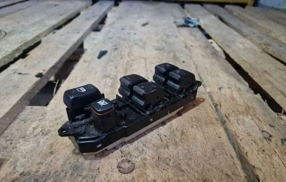 Lexus RX 330 - 350 - 400H Electric window control switch 8404048090