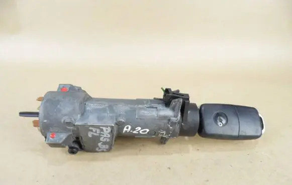 Volkswagen PASSAT B5 Ignition lock 4B0905851C