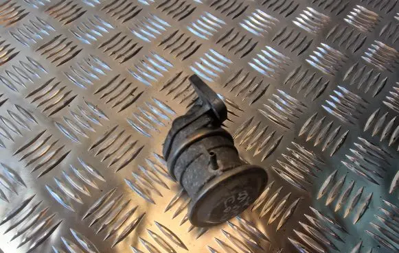 Audi A8 S8 D3 4E EGR valve 078131101AC