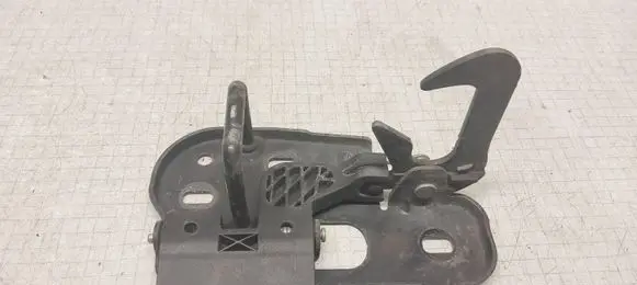 Volkswagen PASSAT B6 Engine bonnet/hood lock/latch loop/hook 3C0823480