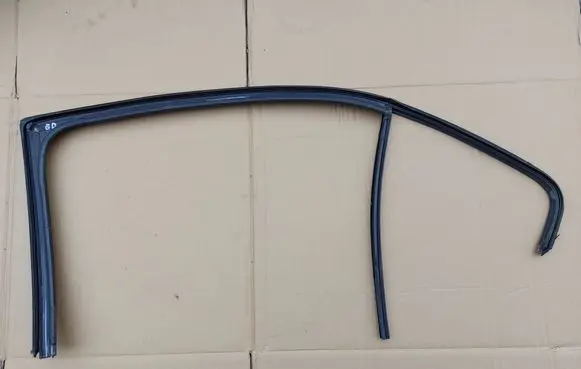 Volkswagen Jetta VI Rubber seal rear door window/glass 5C6839432