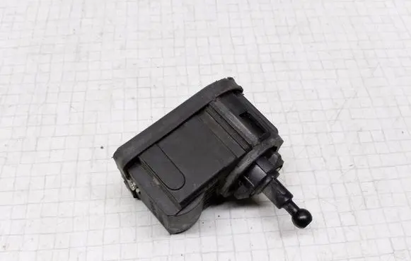 Volkswagen Lupo Headlight level adjustment motor 