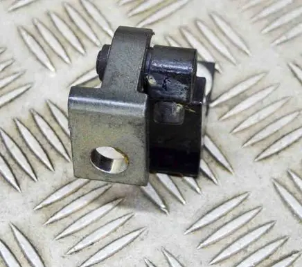 Porsche Cayenne (9Y0 9Y3) Front door upper hinge A046574 8K0831402K