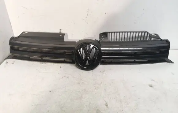 Volkswagen Golf VI Front grill 5K0853653