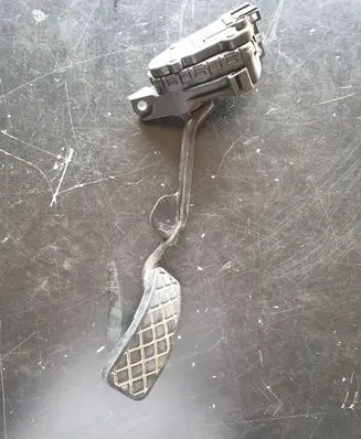 Audi A4 S4 B7 8E 8H Accelerator throttle pedal 8E2721523A 6PV00802608