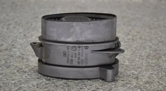 BMW 5 E39 Mass air flow meter 7787076 0928400468 1362