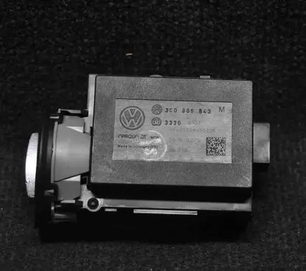 Volkswagen PASSAT B6 Ignition lock 3C0905843