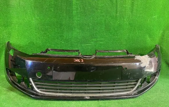 Volkswagen Golf VI Front bumper