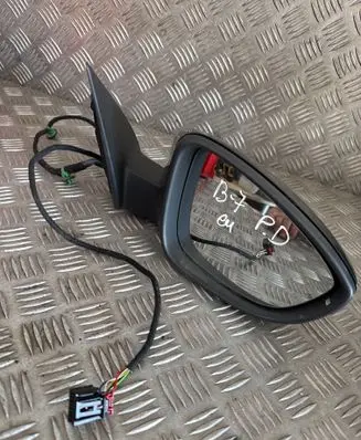Volkswagen PASSAT B7 Front door electric wing mirror LC9X