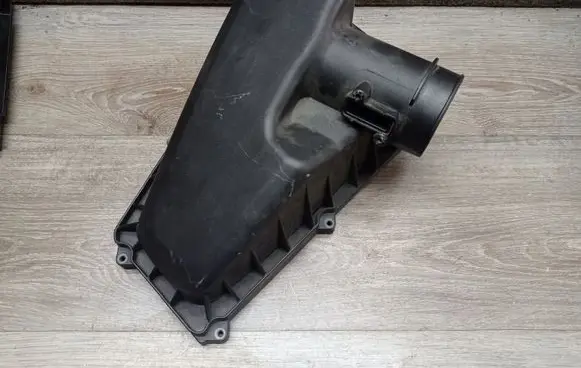 Volvo V70 Air filter box cover 