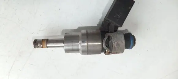 Volkswagen PASSAT B6 Fuel injector 0261500014 VW0261500014