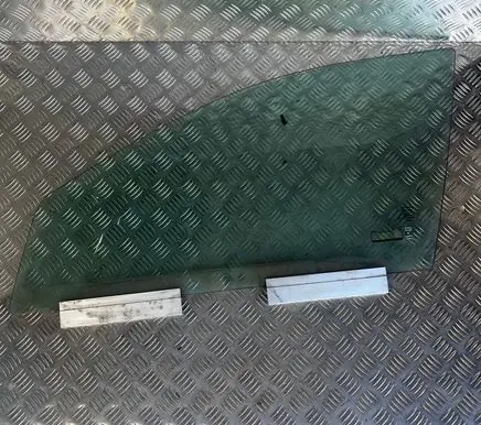 Volvo XC70 Front door window glass four-door 43R00043