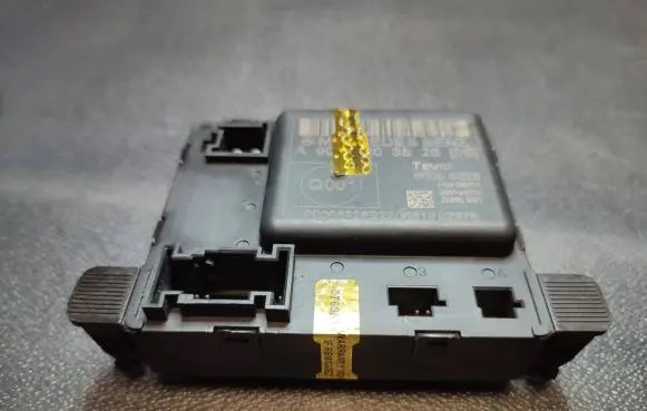 Mercedes-Benz Sprinter W901 W902 W903 W904 Door control unit/module A906820402605