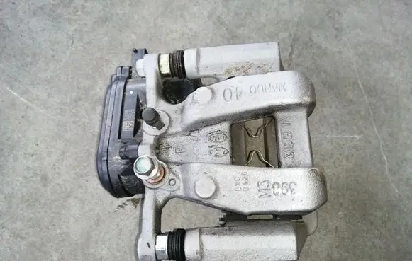 Hyundai Santa Fe Rear brake caliper