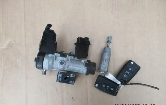 Volkswagen Golf SportWagen Ignition lock 1K0905851