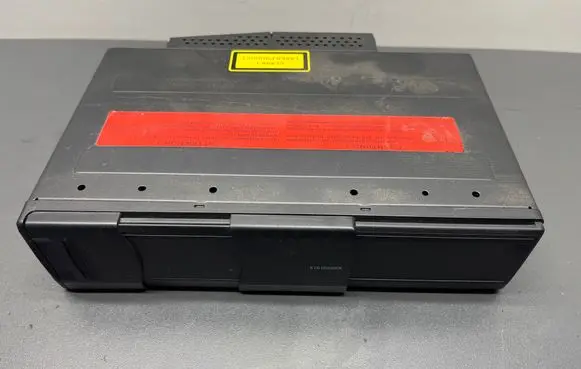 BMW 3 E90 E91 CD/DVD changer 9133083 21007