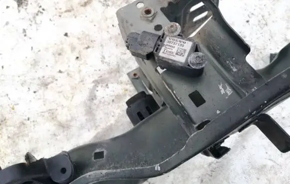 Volvo V50 Airbag deployment crash/impact sensor 30737139