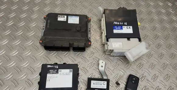Engine ECU kit and lock set