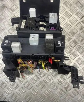 Volkswagen Caddy Fuse box set 1T1959503C 1K0937049AD H52S2102