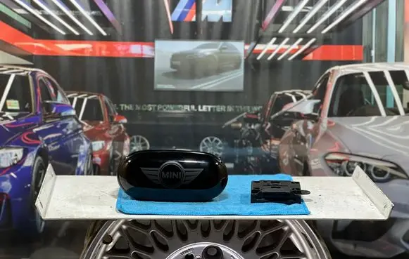 Mini Cooper Countryman R60 Sunglasses storage box 9812760