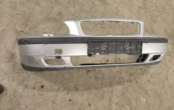 Volvo V70 Front bumper 09484239 2419