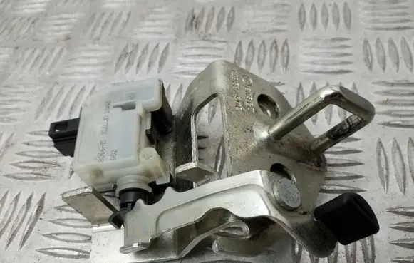 Skoda Octavia Mk2 (1Z) Tailgate/trunk/boot lock/catch/latch 1Z9827511C