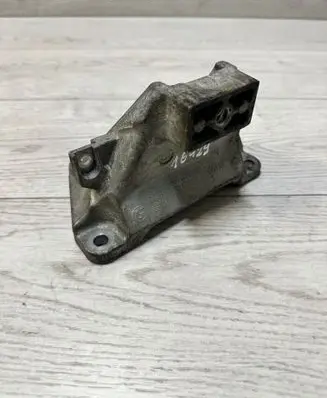 BMW 5 F10 F11 Gearbox mounting bracket 6781235 13807410