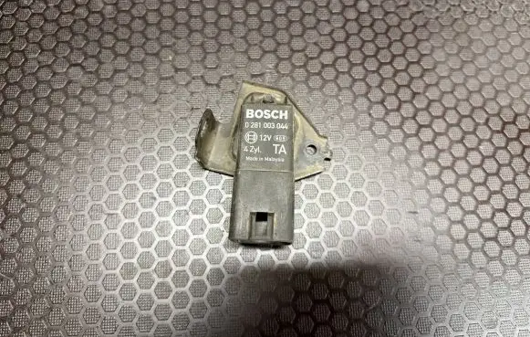 Honda FR-V Glow plug pre-heat relay 0281003044