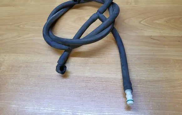 Volvo S40 Windshield washer fluid hose 