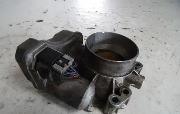 Opel Zafira A Throttle valve 25312094