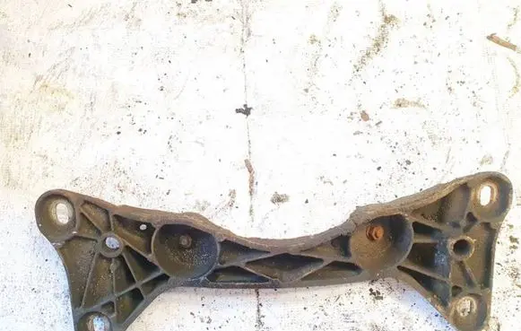 BMW X1 E84 Engine mounting bracket