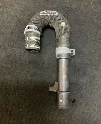 Audi e-tron Electric car engine cooling hoses/pipes 4KE121089CT 4KE145947M